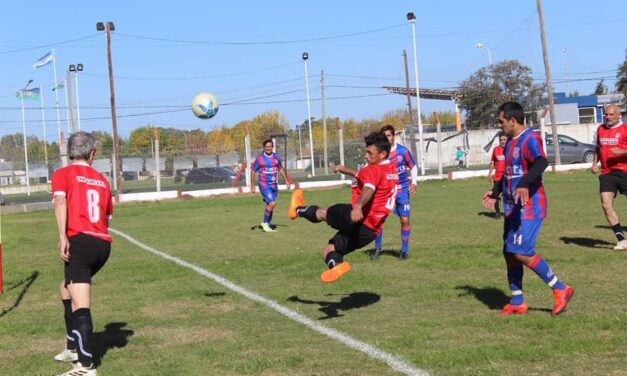 Fútbol Senior: Empate entre lider y escolta que aprovechó Deportivo. Como fue la fecha del +50