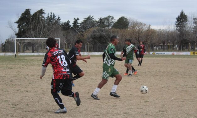 Fútbol Senior: Una fecha que dejó un encuentro suspendido