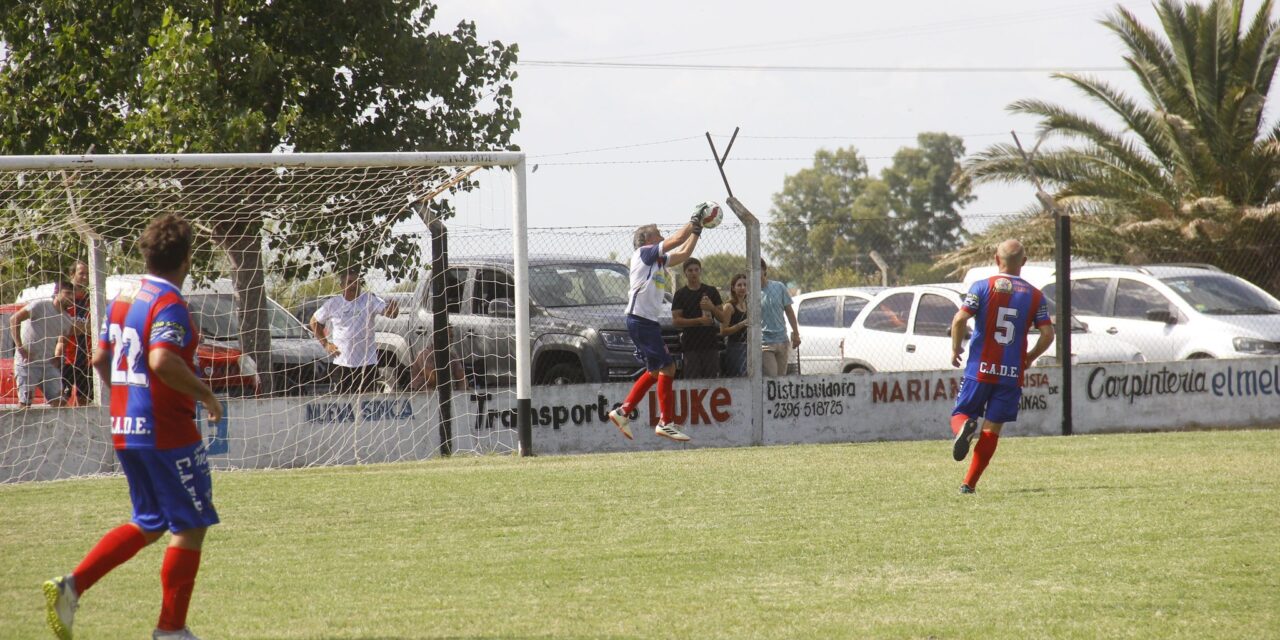 Futbol Senior +50: Los de arriba no aflojan