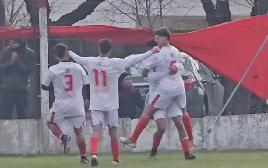 Tercera División: Los locales pegaron el primer golpe
