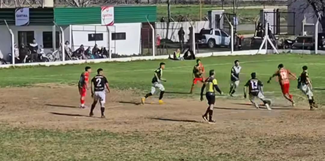 Tercera División: Se subió a la punta