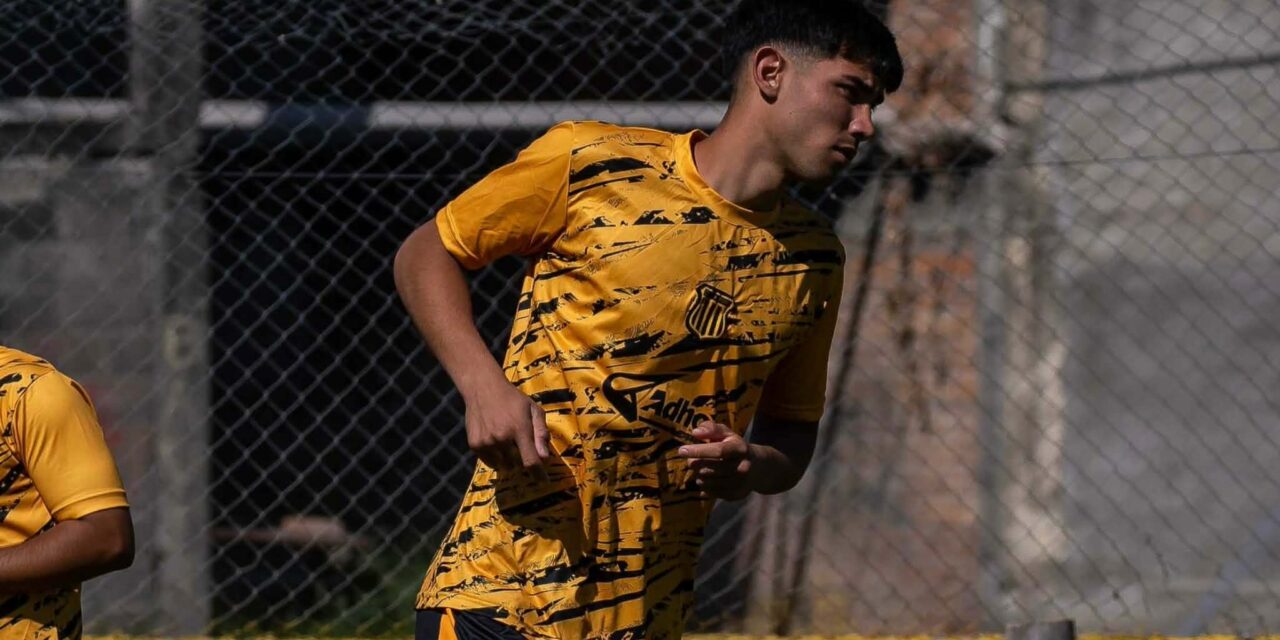 LPF: KDT suma un central de categoría a su plantel