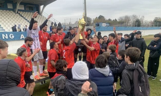 Manuel Abentín y su equipo se consagraron campeón del Torneo de la Unión Deportiva Regional