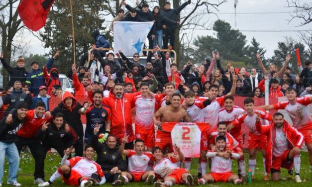 En una liga vecina: Jugó en la LPF y hoy su equipo lidera