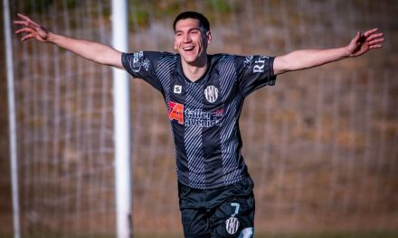 Manuel Abentín y una tarde a puro gol en el Torneo Regional Amateur