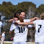 Futbol Femenino: Goleada y cima en soledad