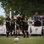 Liga de Carlos Casares: El equipo de los pehuajense goleó y llegó la cima
